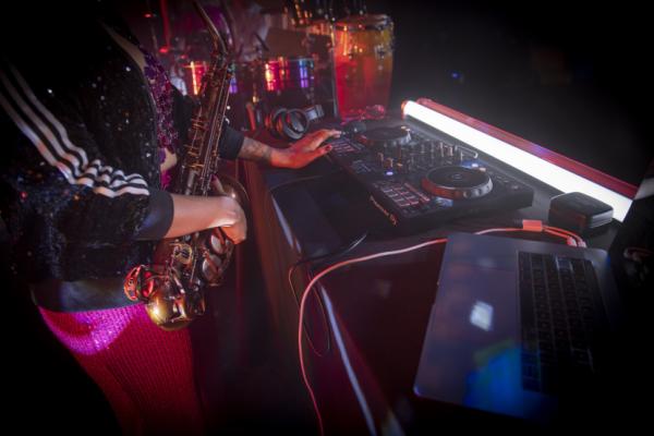 L.O.O.P. - live DJ