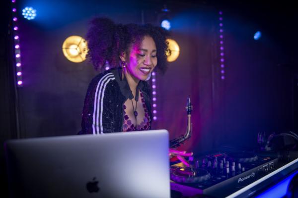 L.O.O.P. - live DJ